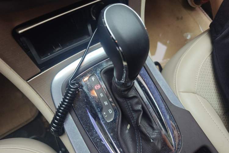 Used Buick Regal 2012 2.0L Comfort Edition Gear Lever