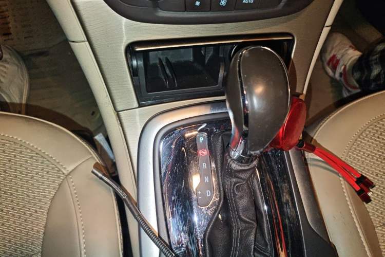 Used Buick Regal 2012 2.0L Comfort Edition Gear Lever
