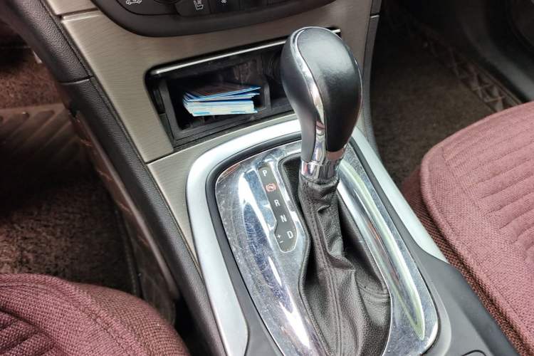 Used Buick Regal 2012 2.0T Luxury Sport Edition Gear Lever