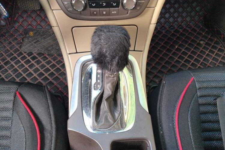 Used Buick Regal 2012 2.0L Comfort Edition Gear Lever