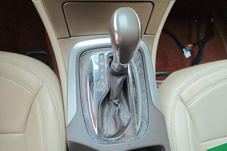 Used Buick Regal 2012 2.0L Comfort Edition Gear Lever