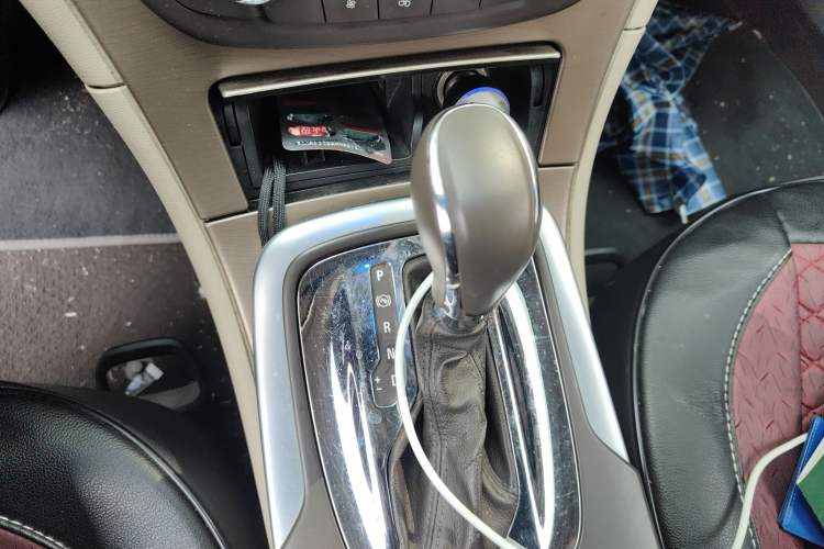 Used Buick Regal 2012 2.0L Comfort Edition Gear Lever