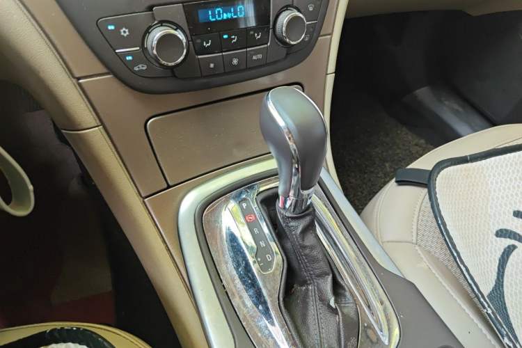 Used Buick Regal 2012 2.0L Comfort Edition Gear Lever