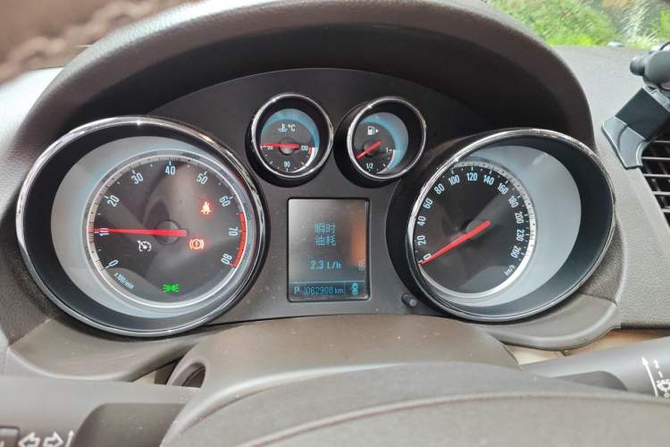 Used Buick Regal 2012 2.0L Luxury Edition Instrument Cluster