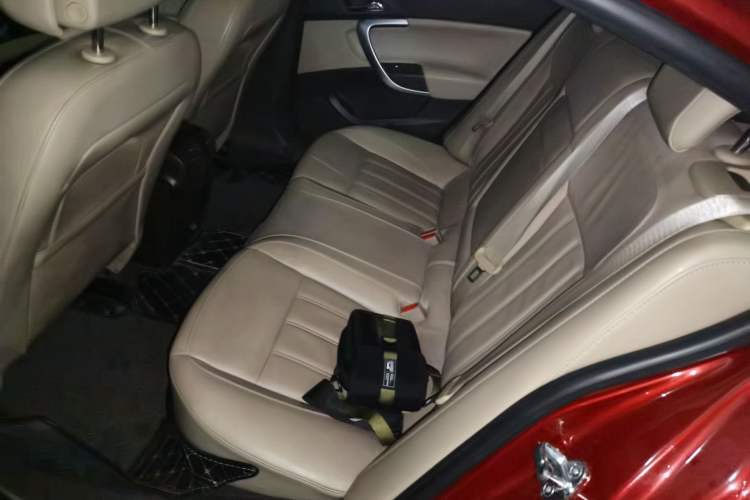 Used Buick Regal 2012 2.0L Luxury Edition Left Rear Seat