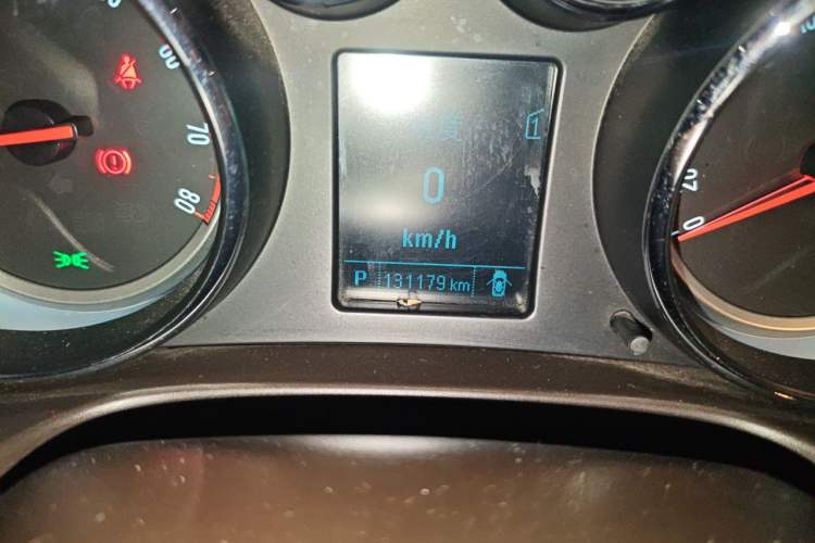Used Buick Regal 2012 2.0L Comfort Edition Odometer Close Up