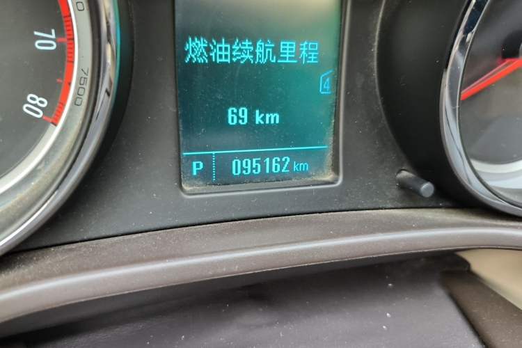 Used Buick Regal 2012 2.0L Comfort Edition Odometer Close Up
