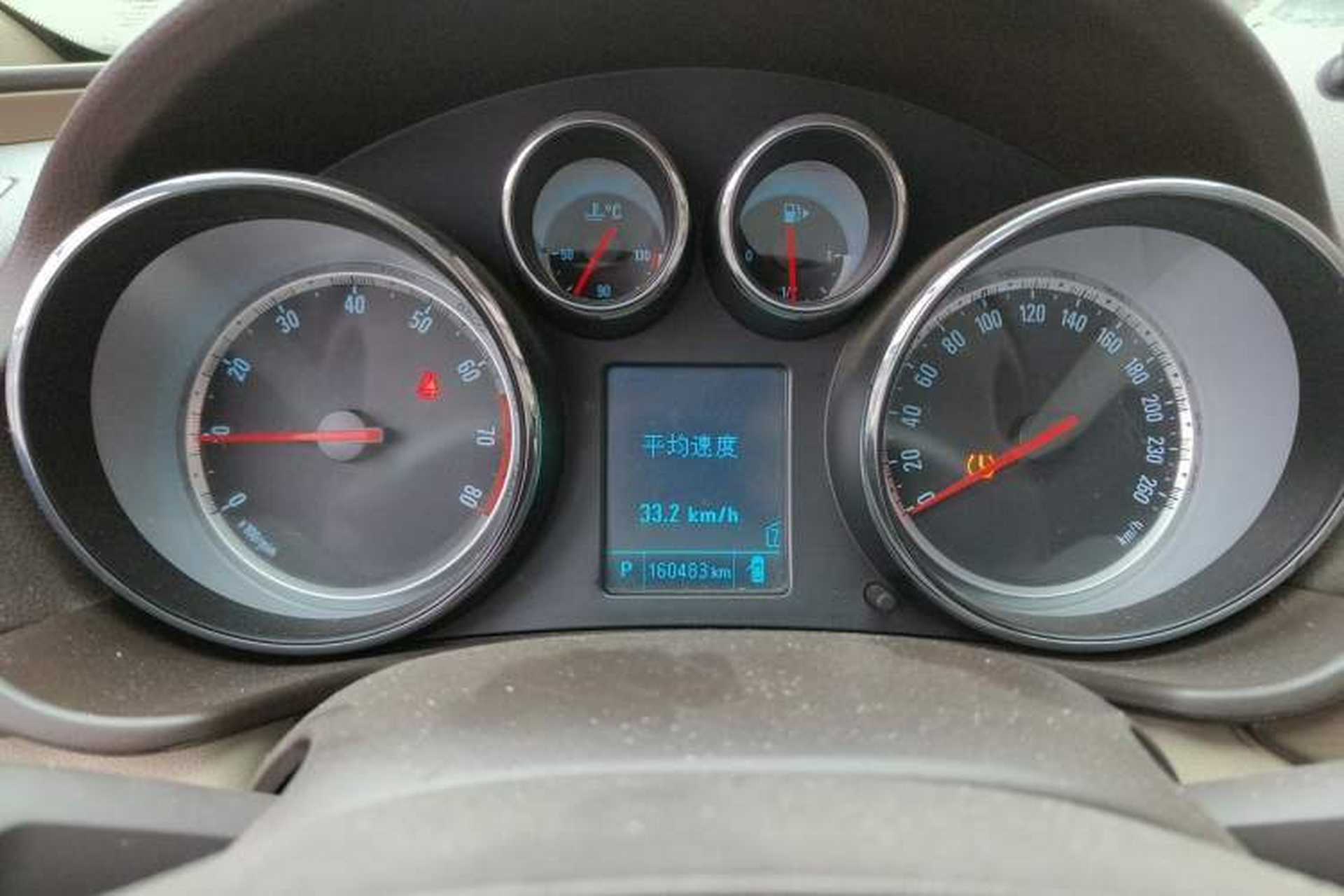 Used Buick Regal 2012 2.0L Luxury Edition Odometer Close Up