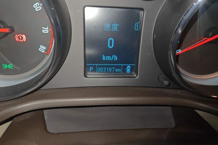 Used Buick Regal 2012 2.0L Luxury Edition Odometer Close Up