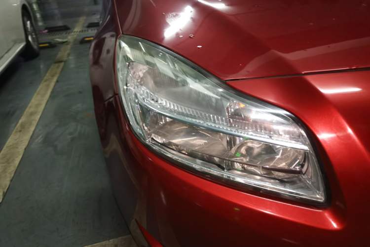Used Buick Regal 2012 2.0L Luxury Edition Right Front Headlight