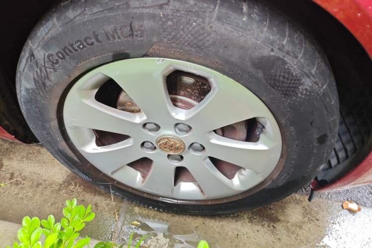 Used Buick Regal 2012 2.0L Luxury Edition Right Front Wheel Hub