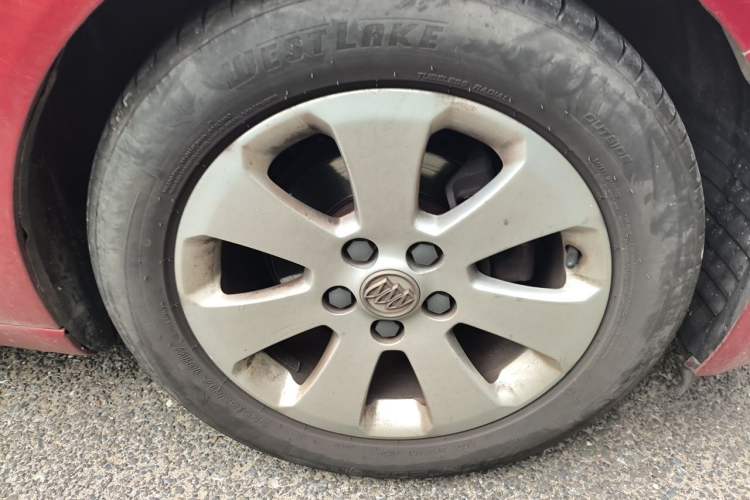 Used Buick Regal 2012 2.0L Comfort Edition Right Front Wheel Hub