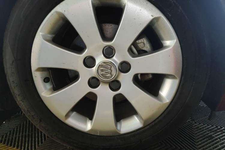 Used Buick Regal 2012 2.0L Comfort Edition Right Front Wheel Hub