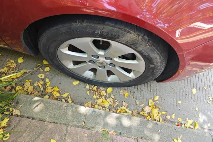 Used Buick Regal 2012 2.0L Comfort Edition Right Front Wheel Hub