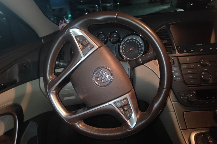 Used Buick Regal 2012 2.0L Luxury Edition Steering Wheel
