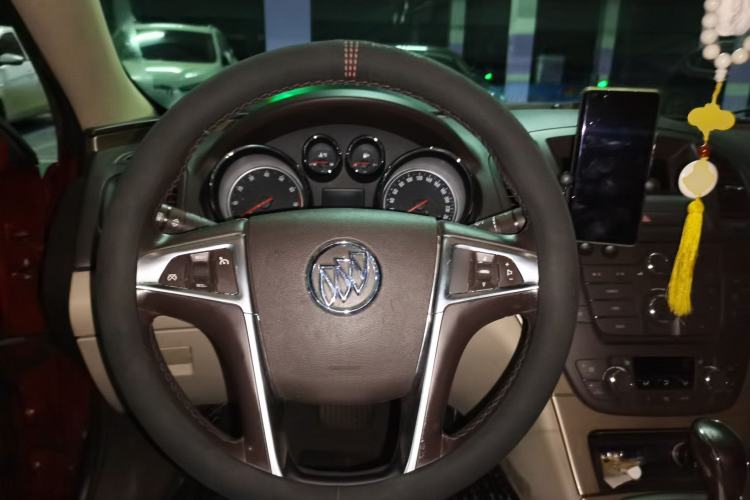 Used Buick Regal 2012 2.0L Luxury Edition Steering Wheel