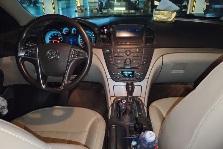 Used Buick Regal 2012 2.0L Luxury Edition Center Console