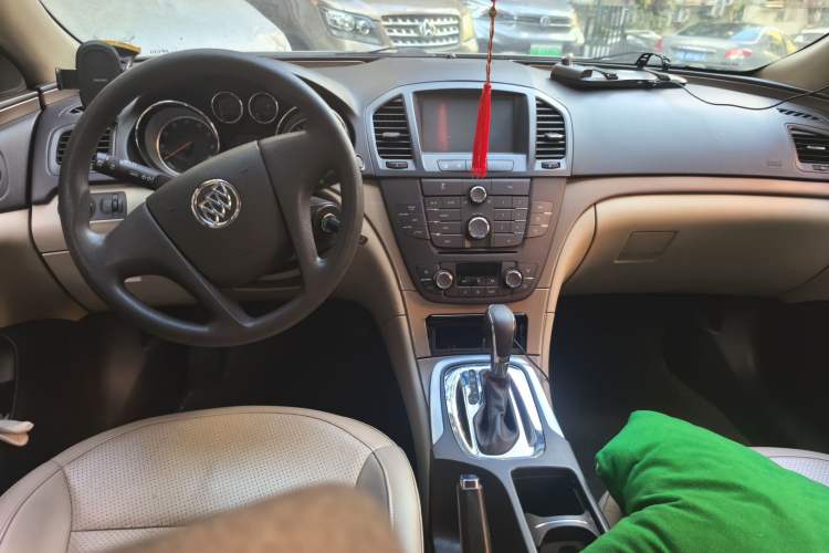 Used Buick Regal 2012 2.0L Comfort Edition Center Console
