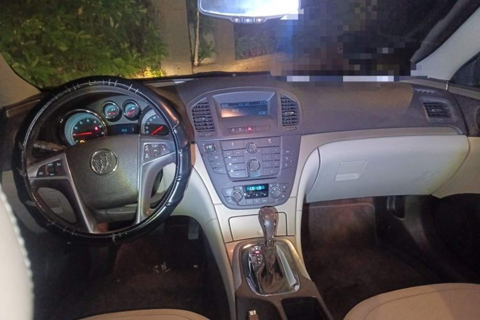 Used Buick Regal 2012 2.0L Luxury Edition Center Console