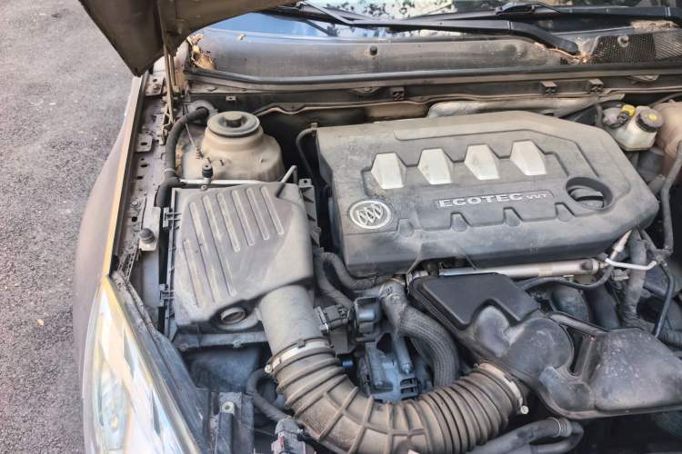 Used Buick Regal 2012 2.0L Comfort Edition Engine Bay Right