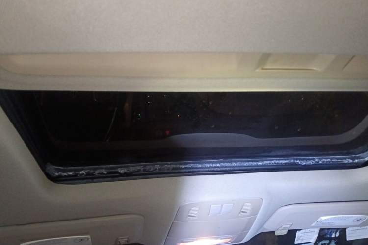 Used Buick Regal 2012 2.0L Luxury Edition Headliner