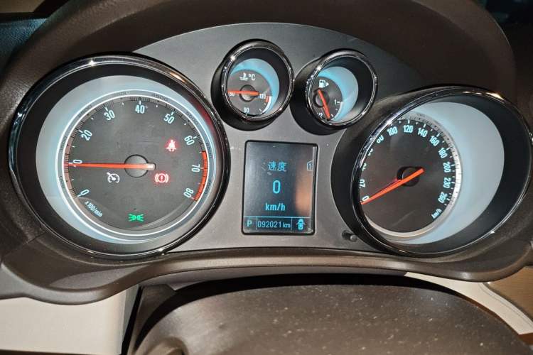 Used Buick Regal 2012 2.0L Luxury Edition Instrument Cluster