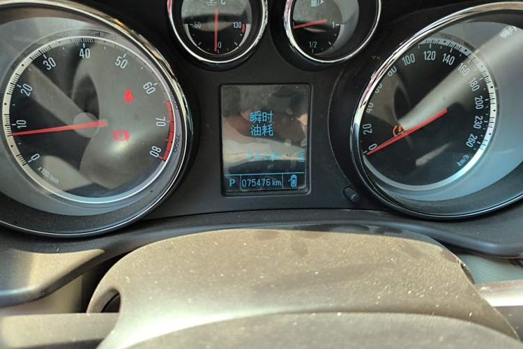 Used Buick Regal 2012 2.4L SIDI Elite Edition Odometer Close Up