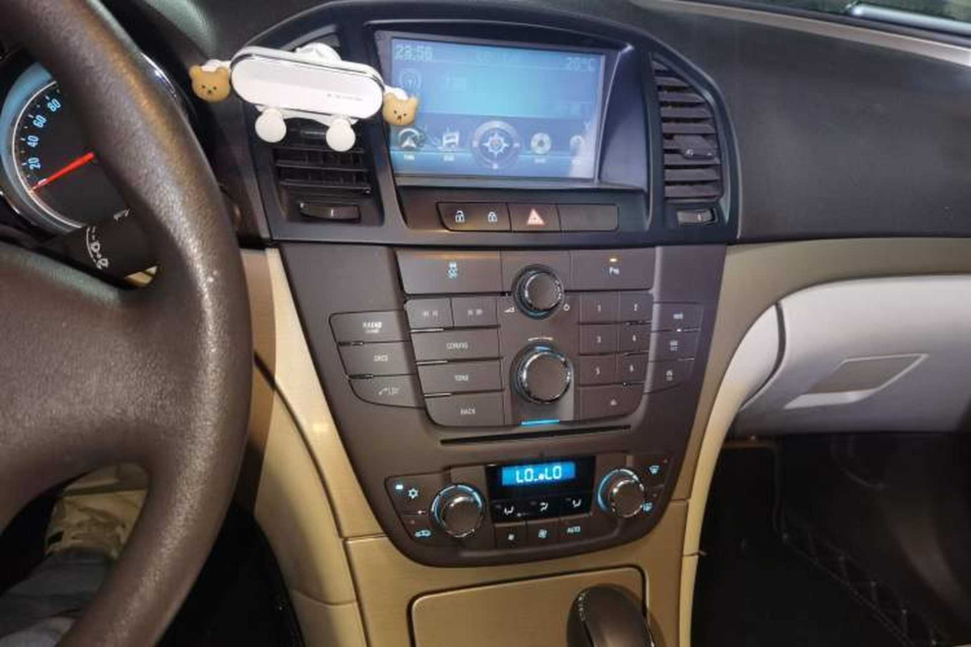 Used Buick Regal 2012 2.0L Comfort Edition Audio And AC Panel