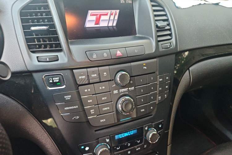 Used Buick Regal 2012 GS 2.0T Super Sport Edition Audio And AC Panel