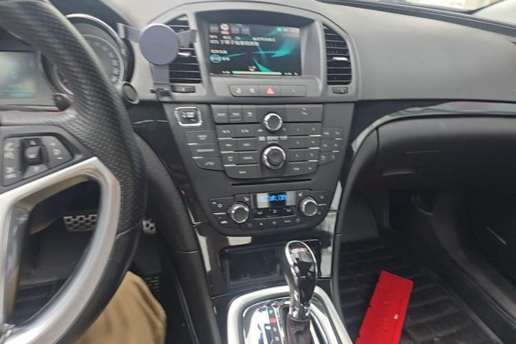 Used Buick Regal 2012 GS 2.0T Super Sport Edition Audio And AC Panel
