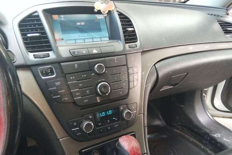 Used Buick Regal 2012 2.0T Luxury Sport Edition Audio And AC Panel