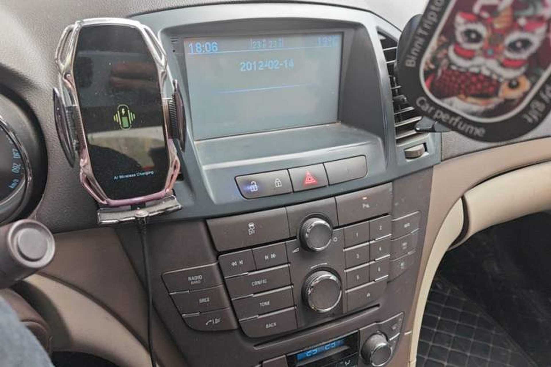 Used Buick Regal 2012 2.0L Comfort Edition Audio And AC Panel