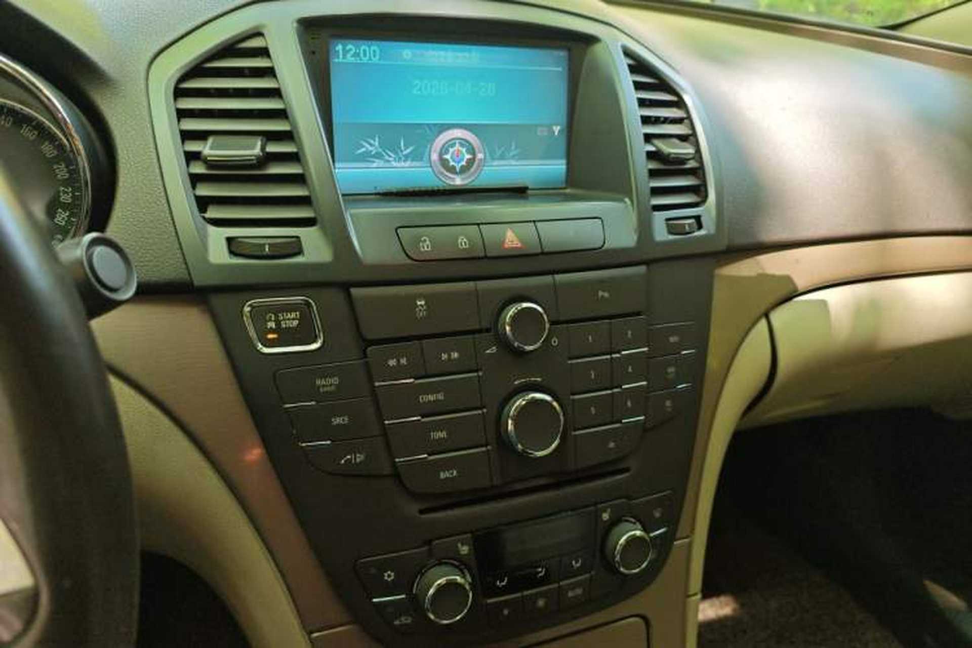 Used Buick Regal 2012 2.0L Luxury Edition Audio And AC Panel