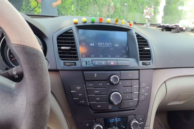 Used Buick Regal 2012 2.0L Comfort Edition Audio And AC Panel