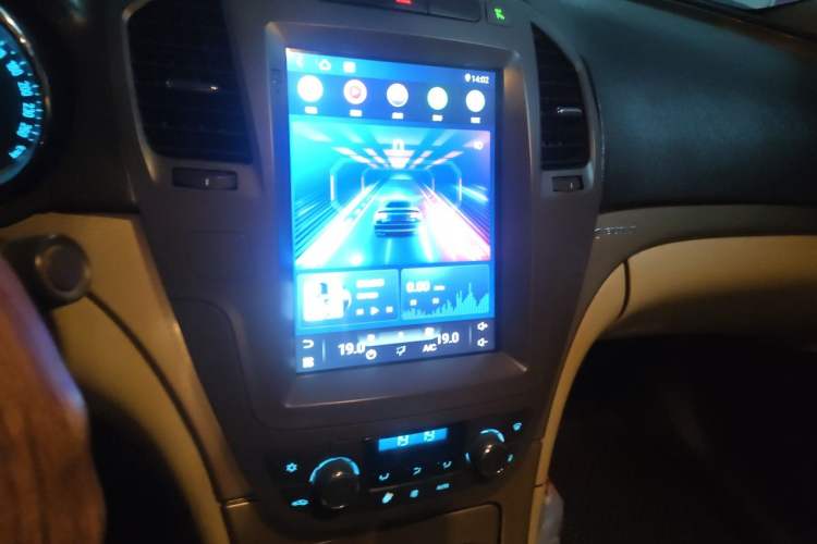 Used Buick Regal 2012 2.0L Comfort Edition Audio And AC Panel