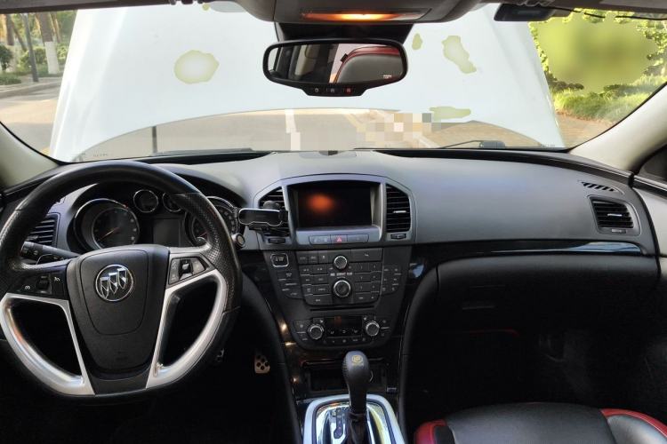 Used Buick Regal 2012 GS 2.0T Super Sport Edition Center Console