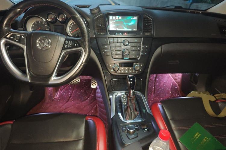 Used Buick Regal 2012 GS 2.0T Super Sport Edition Center Console