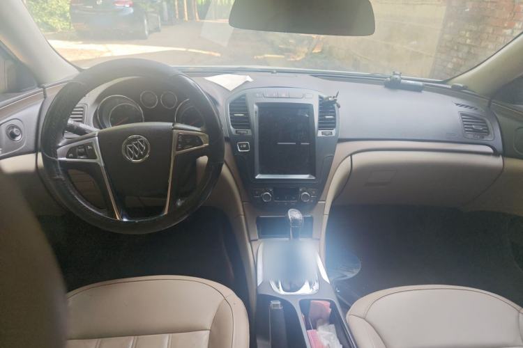 Used Buick Regal 2012 2.0L Luxury Edition Center Console