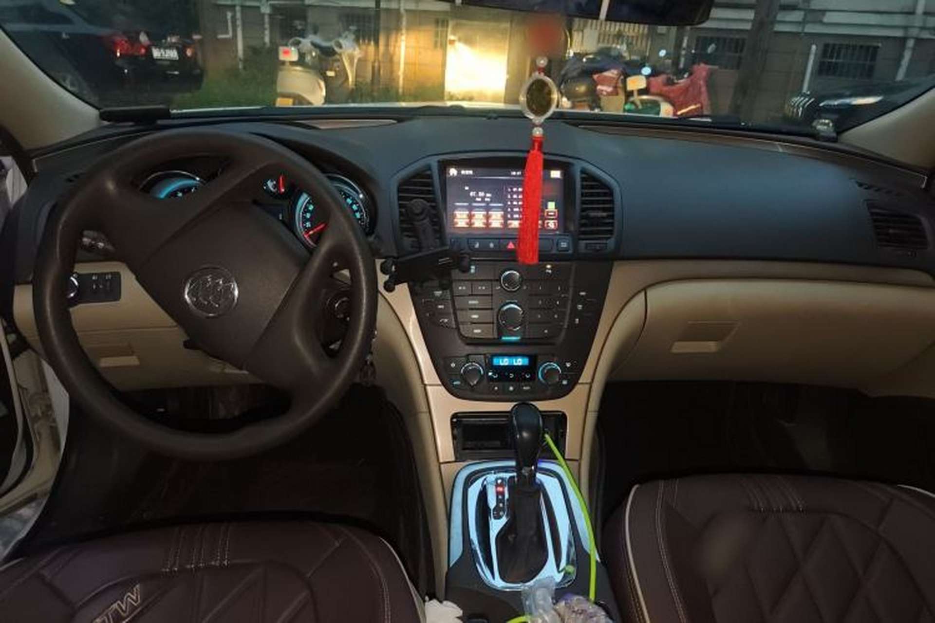 Used Buick Regal 2012 2.0L Comfort Edition Center Console