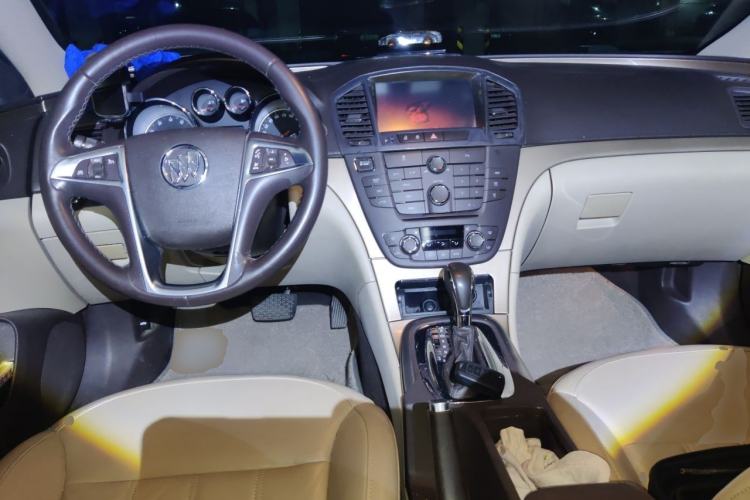 Used Buick Regal 2012 2.0L Luxury Edition Center Console