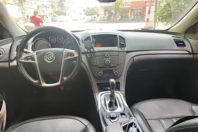 Used Buick Regal 2012 2.4L SIDI Flagship Edition Center Console