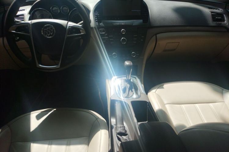 Used Buick Regal 2012 2.0L Comfort Edition Center Console