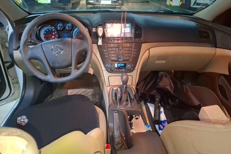 Used Buick Regal 2012 2.0L Comfort Edition Center Console