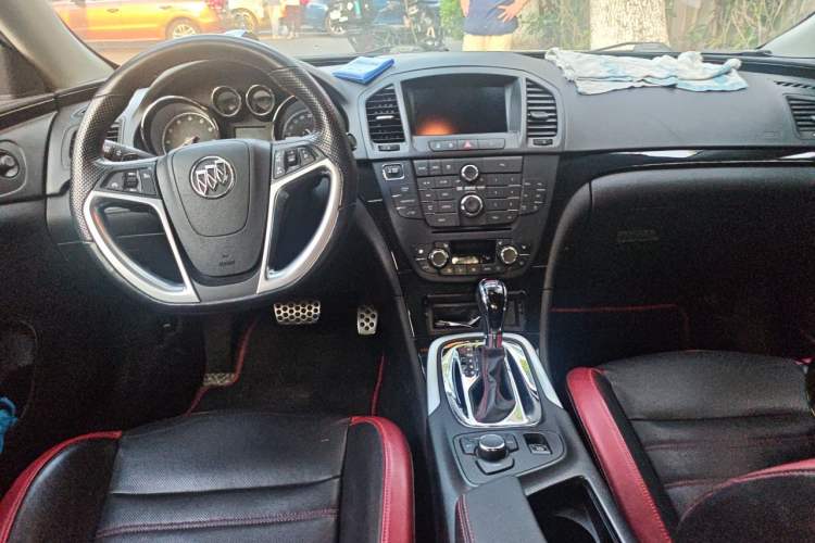Used Buick Regal 2012 GS 2.0T Super Sport Edition Center Console