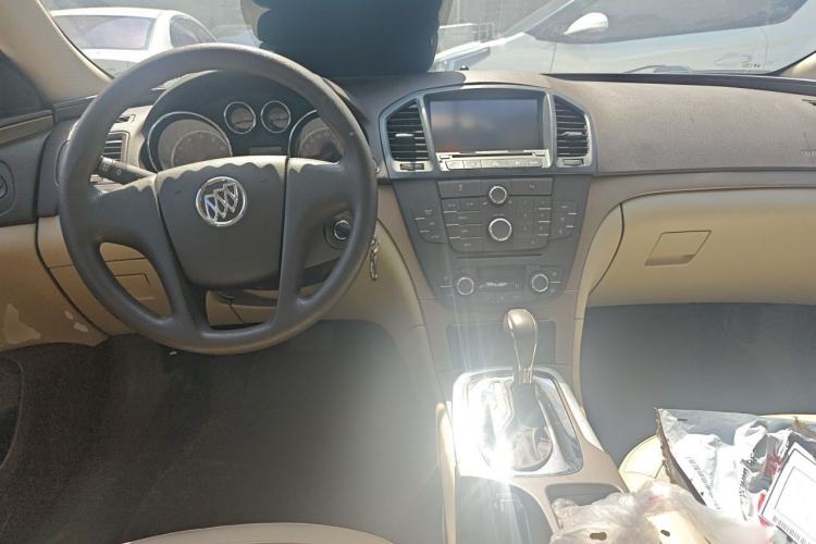 Used Buick Regal 2012 2.0L Comfort Edition Center Console