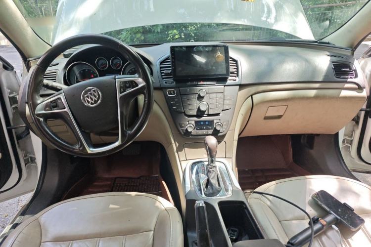 Used Buick Regal 2012 2.0L Luxury Edition Center Console