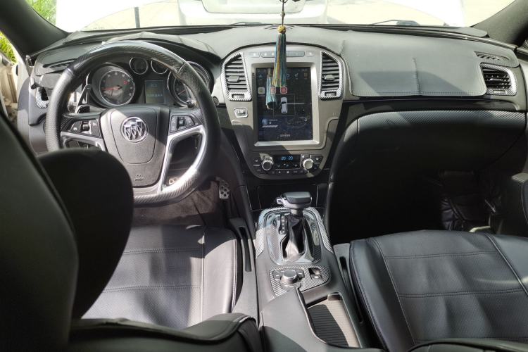 Used Buick Regal 2012 GS 2.0T Super Sport Edition Center Console
