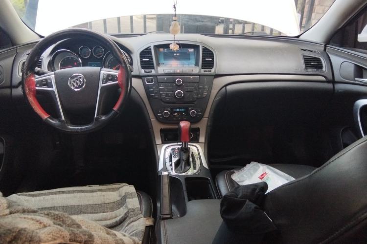 Used Buick Regal 2012 2.0T Luxury Sport Edition Center Console
