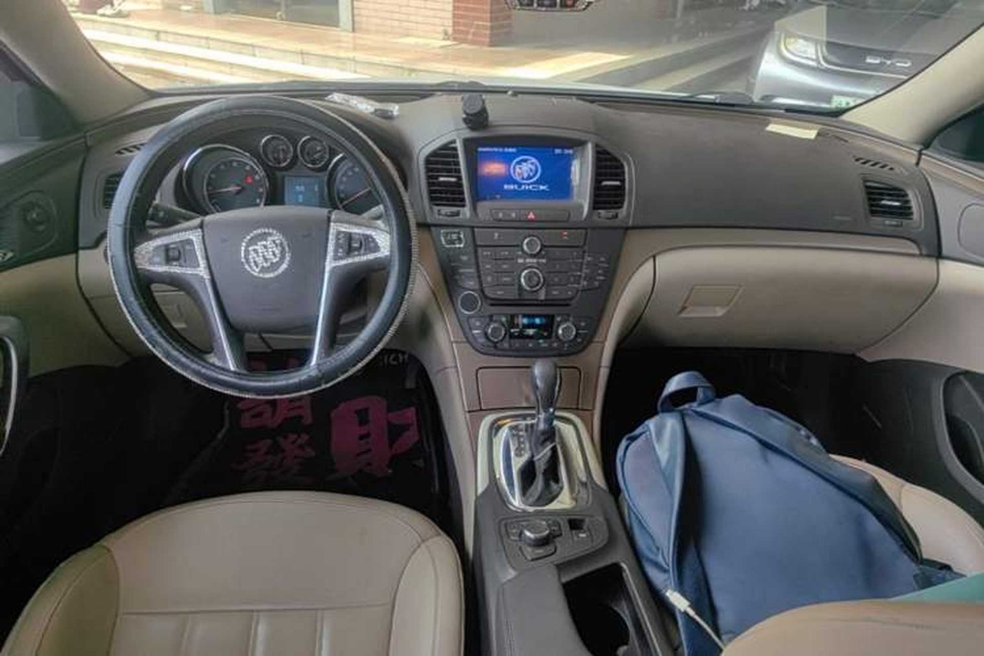 Used Buick Regal 2012 2.4L SIDI Flagship Edition Center Console