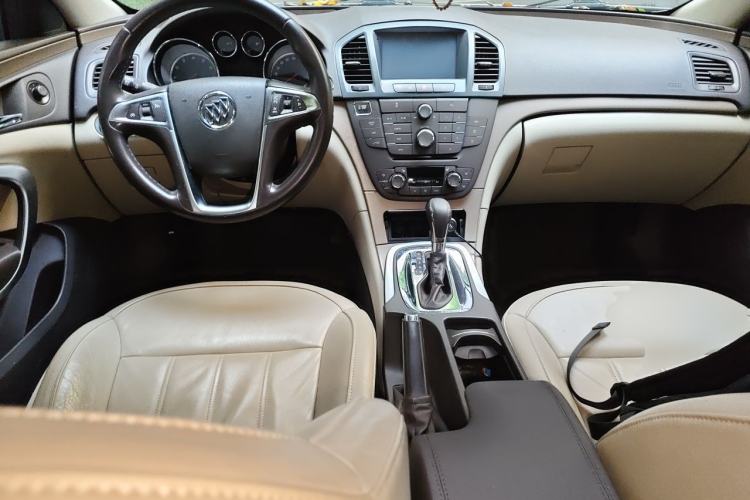 Used Buick Regal 2012 2.0L Luxury Edition Center Console